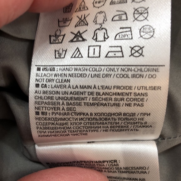 NWT BR Sequin Skirt. - Picture 6 of 6